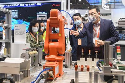 数字基础不断夯实 截至4月底5G基站总数达273.3万个